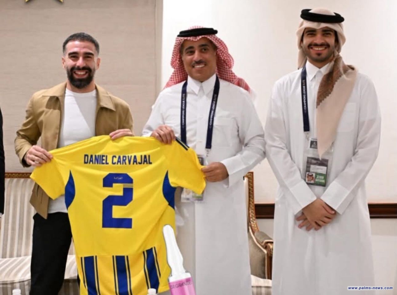 كارفخال يستلم قميص الغرافة رقم 2 خلال زيارة ودية